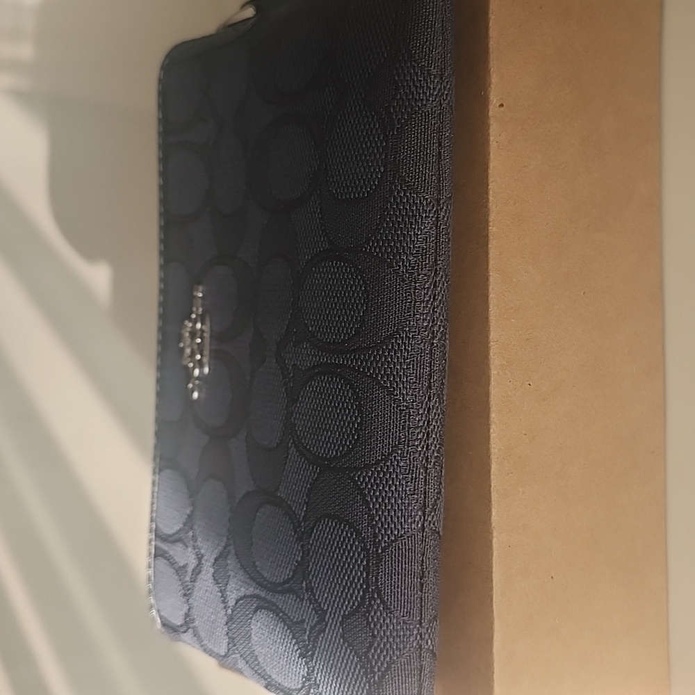 Coach Blue Wristlet - Picture 4 of 4